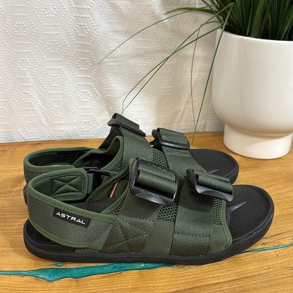 Astral Men's PFD Sandal size 9 cedar green - Picture 2 of 11